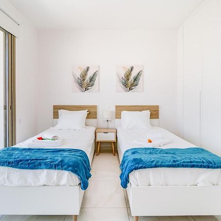 Adolina Apartments By Ezoria Villas Пафос Екстериор снимка