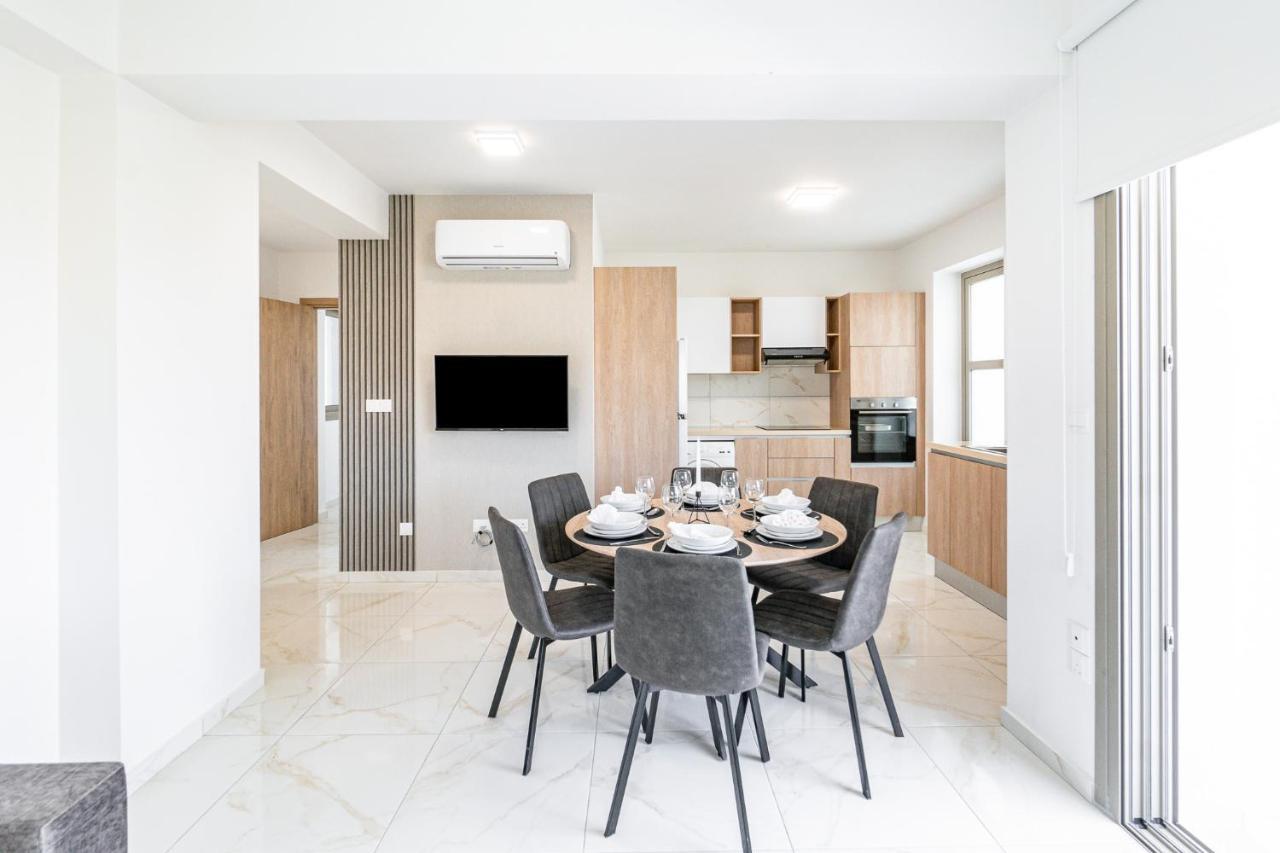 Adolina Apartments By Ezoria Villas Пафос Екстериор снимка