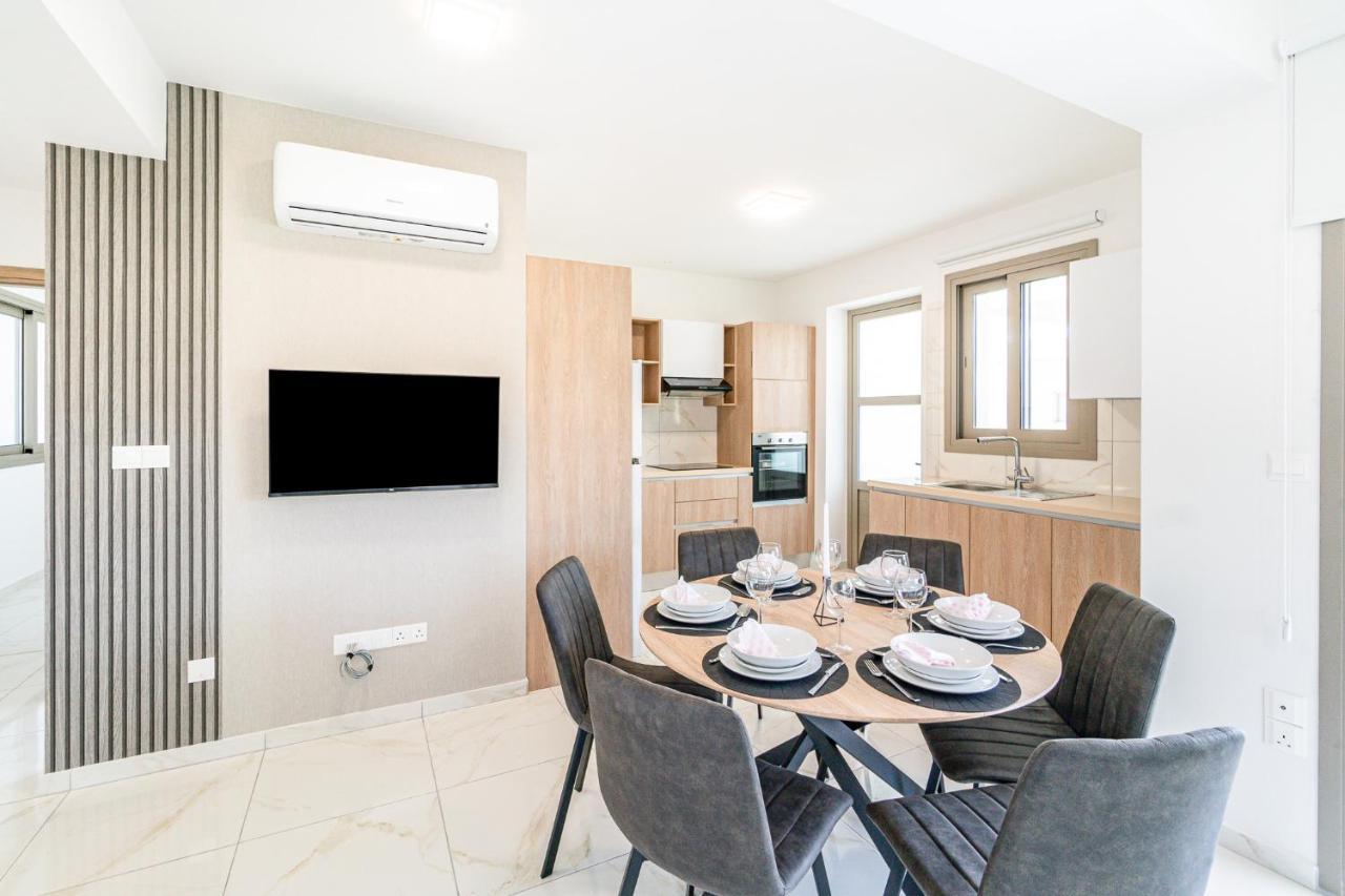 Adolina Apartments By Ezoria Villas Пафос Екстериор снимка