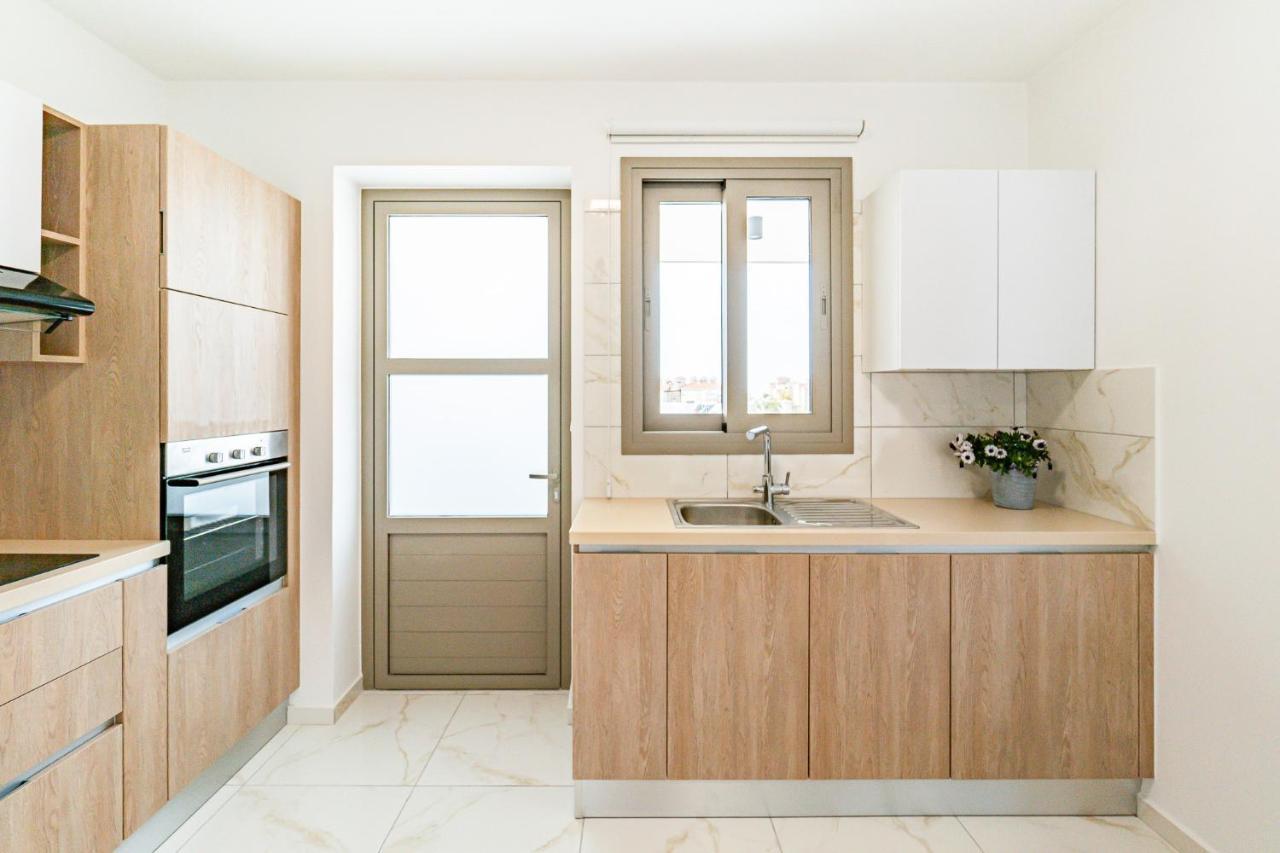 Adolina Apartments By Ezoria Villas Пафос Екстериор снимка