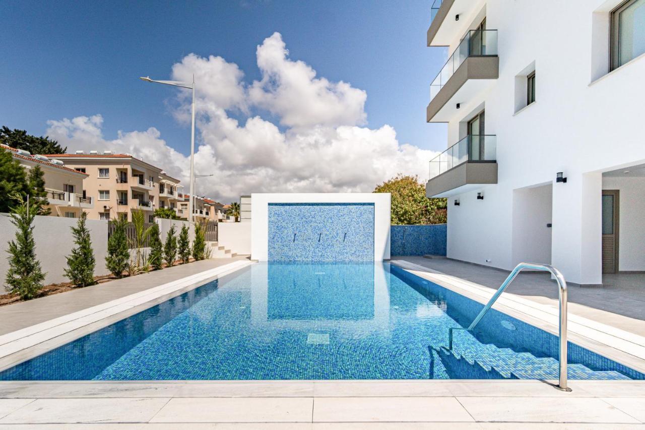 Adolina Apartments By Ezoria Villas Пафос Екстериор снимка