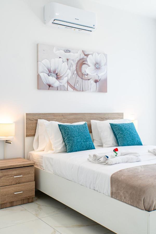 Adolina Apartments By Ezoria Villas Пафос Екстериор снимка